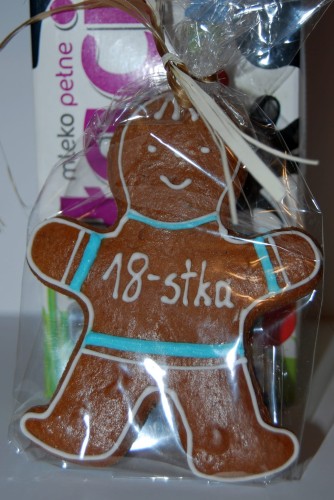 LUDZIK_PIERNIK_10_CM_URODZINOWE_OSIEMNASTKA_4_ZŁ...jpg